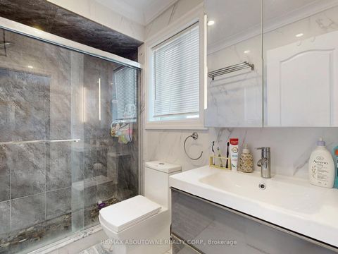 Photo 15 at 44 Craddock Street, Maple, Vaughan