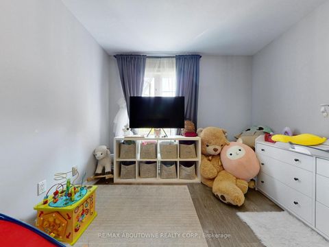 Photo 17 at 44 Craddock Street, Maple, Vaughan