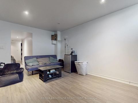 Photo 19 at 44 Craddock Street, Maple, Vaughan