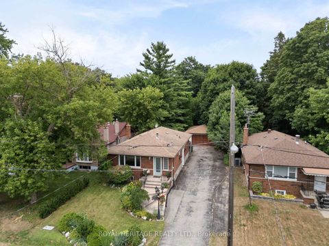 Photo 5 at 32 Beath Street, West Hill, Toronto