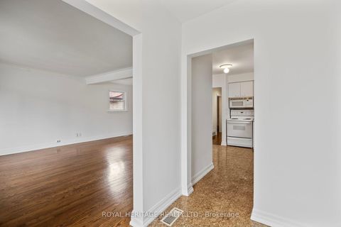 Photo 13 at 32 Beath Street, West Hill, Toronto