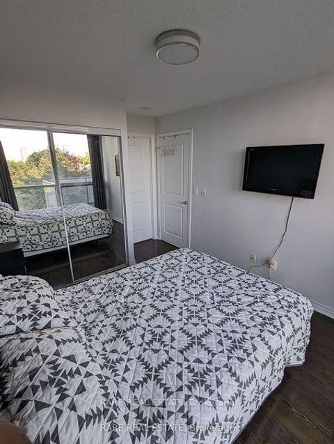 Photo 4 at 420 - 2885 Bayview Avenue, Bayview Village, Toronto