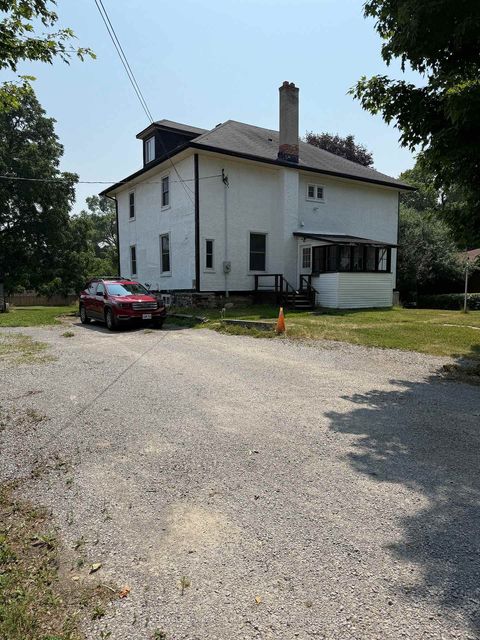 Photo 2 at 5 Vipond Road W, Brooklin, Whitby