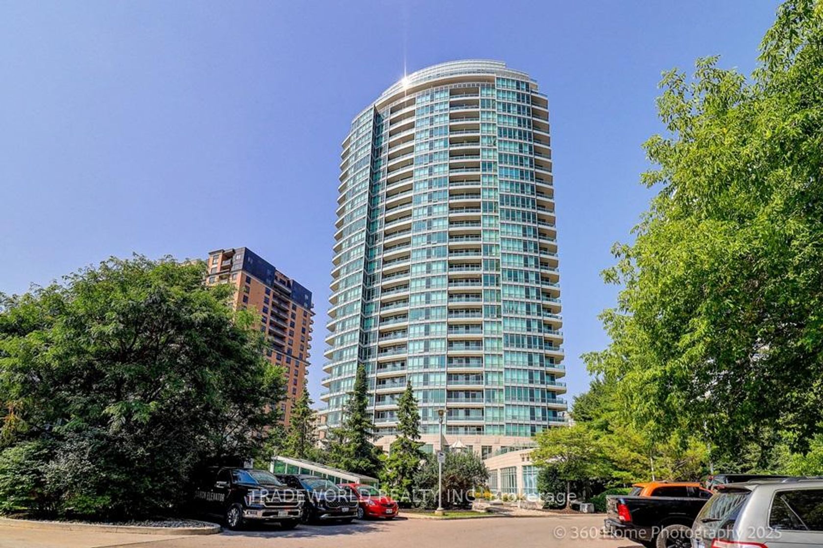 2003 - 60 Byng Avenue, Willowdale East, Toronto by Loree Meneguzzi Real Estate 2003 - 60 Byng Avenue, Willowdale East, Toronto