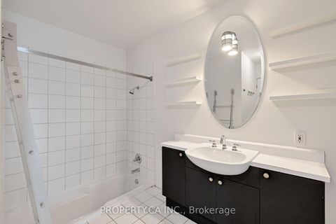 Photo 12 at 1017 - 155 Dalhousie Street, Yonge Corridor, Toronto Photo 12 at 1017 - 155 Dalhousie Street, Yonge Corridor, Toronto