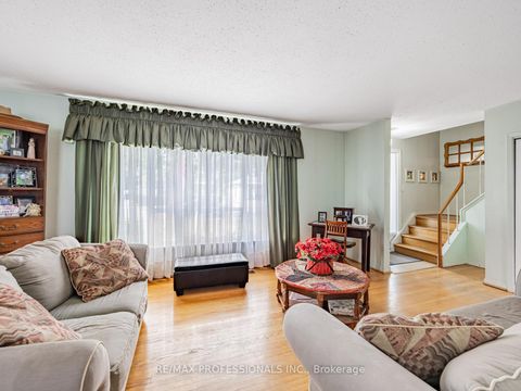 Photo 3 at 21 Waterbury Drive, Richview, Toronto