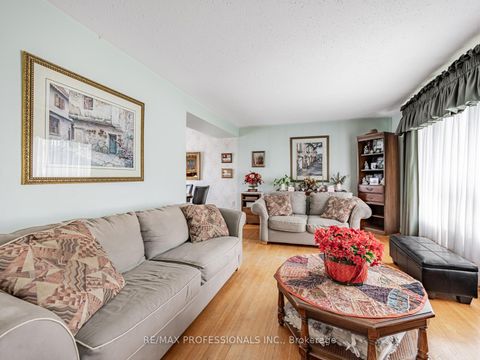 Photo 4 at 21 Waterbury Drive, Richview, Toronto