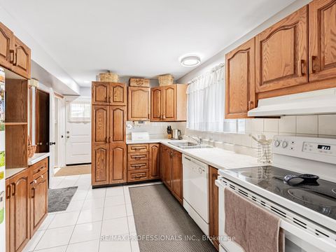 Photo 6 at 21 Waterbury Drive, Richview, Toronto