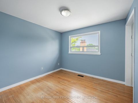 Photo 15 at 21 Waterbury Drive, Richview, Toronto