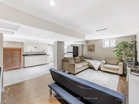 Photo 22 at 21 Waterbury Drive, Richview, Toronto