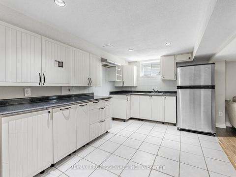 Photo 23 at 21 Waterbury Drive, Richview, Toronto