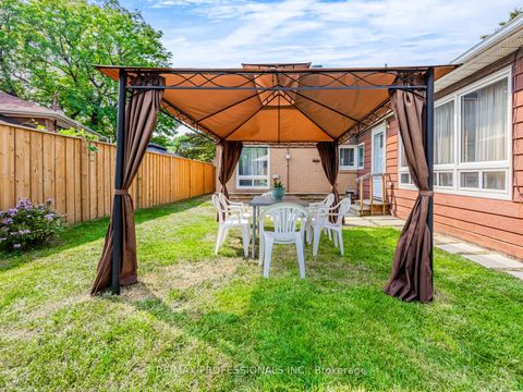 Photo 28 at 21 Waterbury Drive, Richview, Toronto