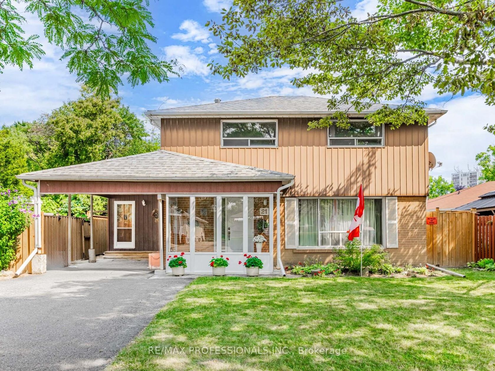 21 Waterbury Drive, Richview, Toronto 