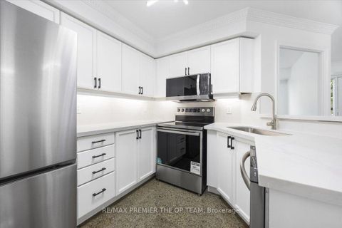 Photo 7 at 401 - 800 Spadina Road, Forest Hill South, Toronto