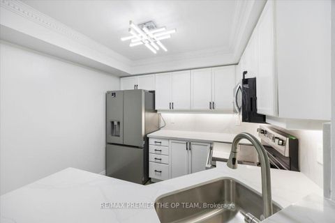 Photo 8 at 401 - 800 Spadina Road, Forest Hill South, Toronto