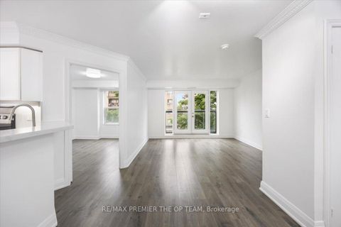 Photo 9 at 401 - 800 Spadina Road, Forest Hill South, Toronto