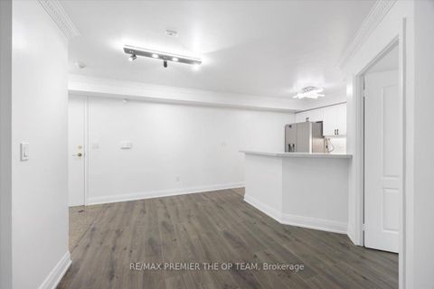 Photo 10 at 401 - 800 Spadina Road, Forest Hill South, Toronto
