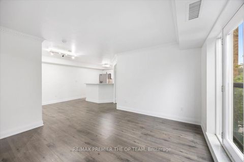 Photo 12 at 401 - 800 Spadina Road, Forest Hill South, Toronto