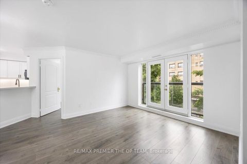 Photo 13 at 401 - 800 Spadina Road, Forest Hill South, Toronto