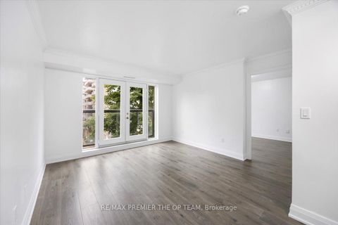 Photo 14 at 401 - 800 Spadina Road, Forest Hill South, Toronto