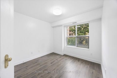 Photo 15 at 401 - 800 Spadina Road, Forest Hill South, Toronto