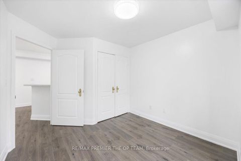 Photo 16 at 401 - 800 Spadina Road, Forest Hill South, Toronto