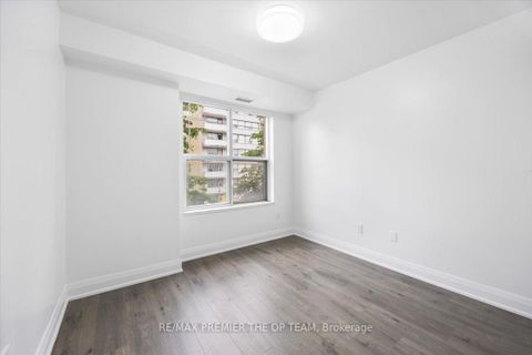 Photo 17 at 401 - 800 Spadina Road, Forest Hill South, Toronto