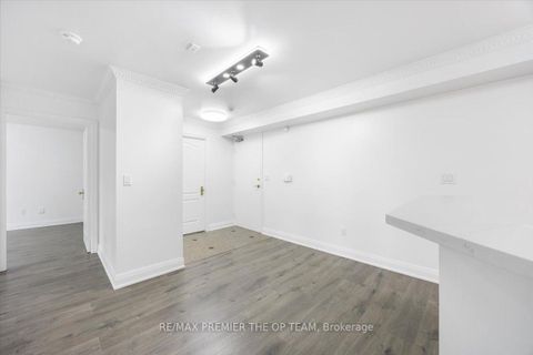 Photo 19 at 401 - 800 Spadina Road, Forest Hill South, Toronto