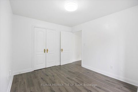 Photo 23 at 401 - 800 Spadina Road, Forest Hill South, Toronto