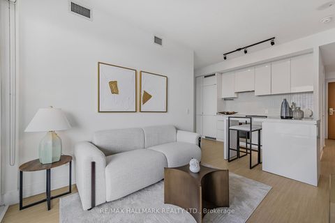 Photo 6 at 5512 - 7 Grenville Street, Bay Street Corridor, Toronto