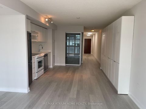 Photo 4 at 750 - 10 Capreol Court, Waterfront Communities C1, Toronto