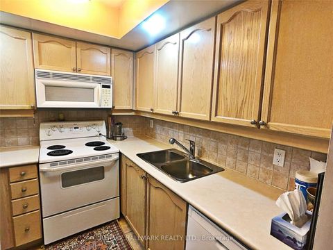 Photo 8 at 225 - 15 Northtown Way, Willowdale East, Toronto