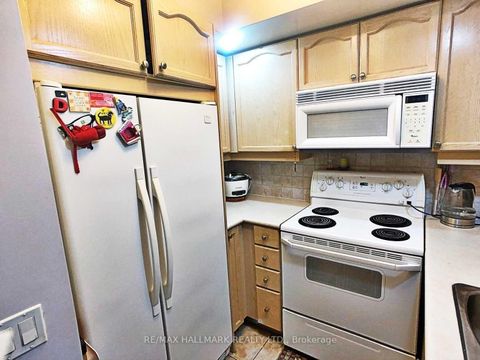 Photo 9 at 225 - 15 Northtown Way, Willowdale East, Toronto