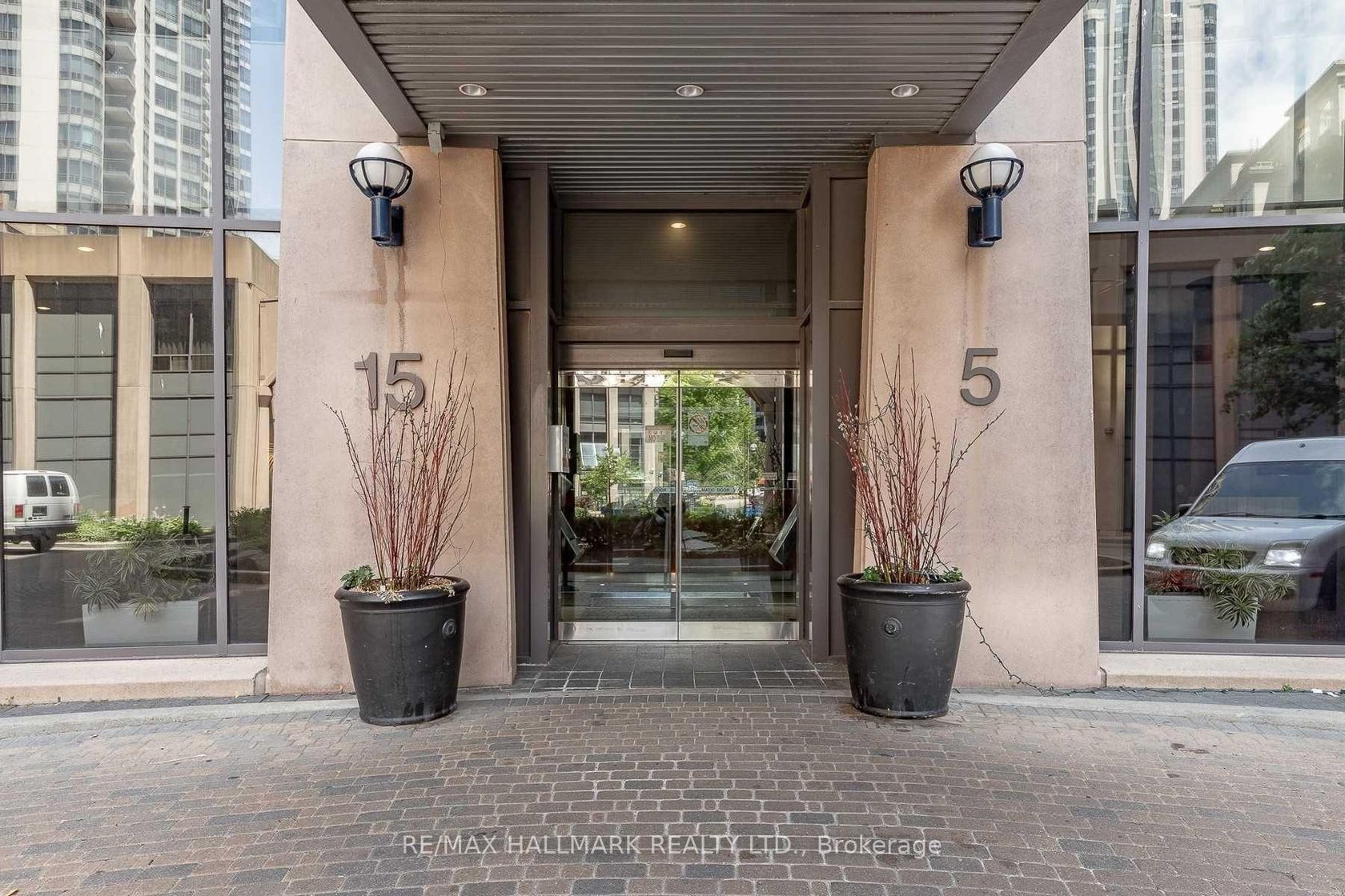 225 - 15 Northtown Way, Willowdale East, Toronto 