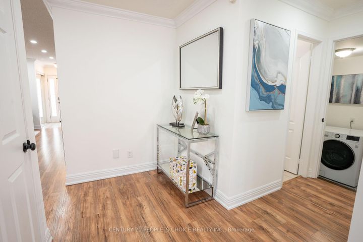 Photo 9 at 111 Brisdale Drive, Fletcher's Meadow, Brampton