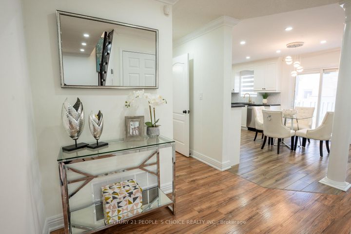 Photo 10 at 111 Brisdale Drive, Fletcher's Meadow, Brampton