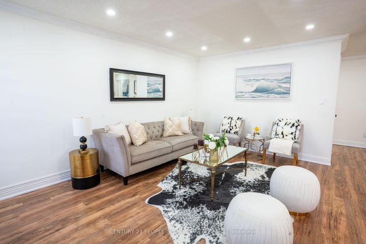 Photo 12 at 111 Brisdale Drive, Fletcher's Meadow, Brampton