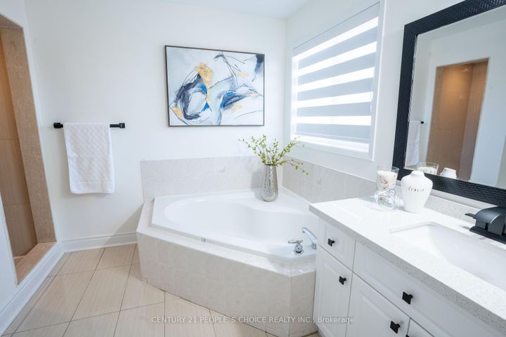 Photo 26 at 111 Brisdale Drive, Fletcher's Meadow, Brampton