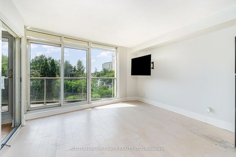 Photo 2 at 220 - 550 Queens Quay W, Waterfront Communities C1, Toronto