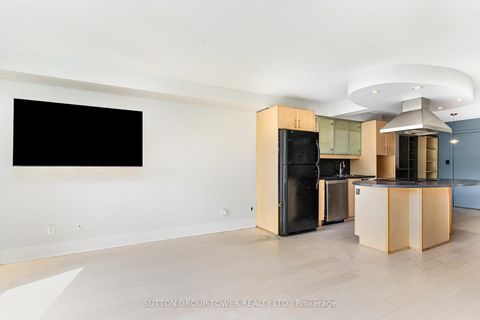 Photo 3 at 220 - 550 Queens Quay W, Waterfront Communities C1, Toronto