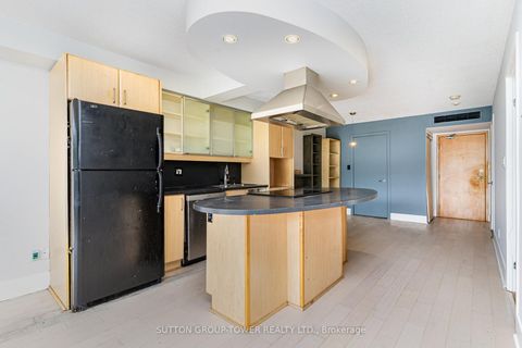 Photo 6 at 220 - 550 Queens Quay W, Waterfront Communities C1, Toronto