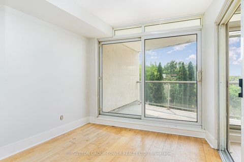 Photo 12 at 220 - 550 Queens Quay W, Waterfront Communities C1, Toronto