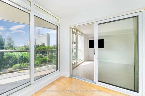 Photo 13 at 220 - 550 Queens Quay W, Waterfront Communities C1, Toronto