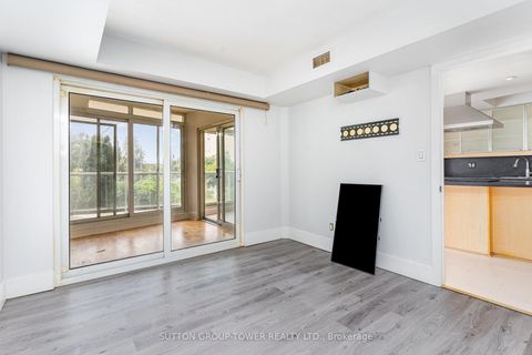 Photo 16 at 220 - 550 Queens Quay W, Waterfront Communities C1, Toronto