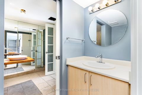 Photo 20 at 220 - 550 Queens Quay W, Waterfront Communities C1, Toronto