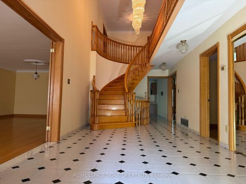 Photo 3 at 450 O'Connor Drive, East York, Toronto