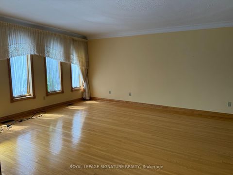 Photo 4 at 450 O'Connor Drive, East York, Toronto