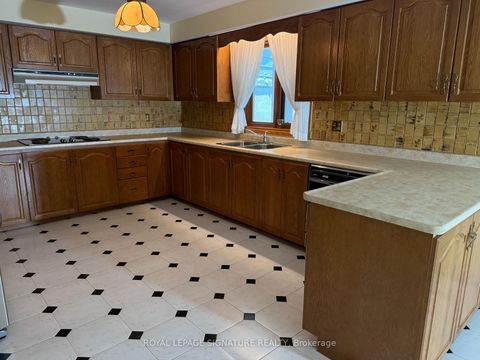 Photo 10 at 450 O'Connor Drive, East York, Toronto