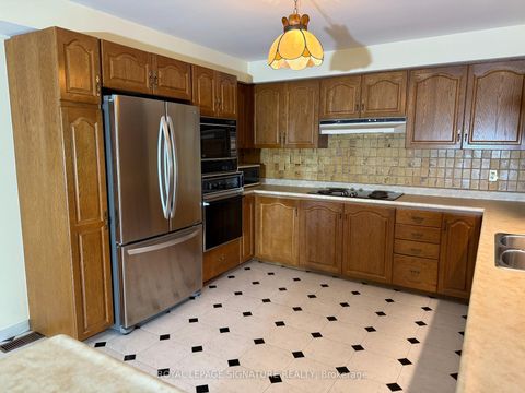 Photo 11 at 450 O'Connor Drive, East York, Toronto