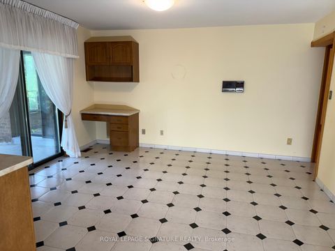 Photo 13 at 450 O'Connor Drive, East York, Toronto